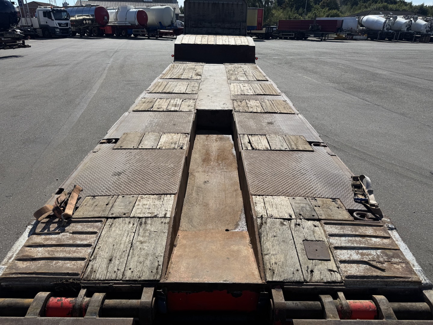 Kel-Berg / Faymonville 4 akslet Udtræks Maskintrailer