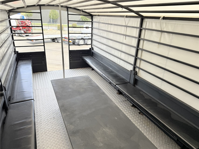 MAN 5 To KAT MIL 4x2 Opb. Studenterkørsel