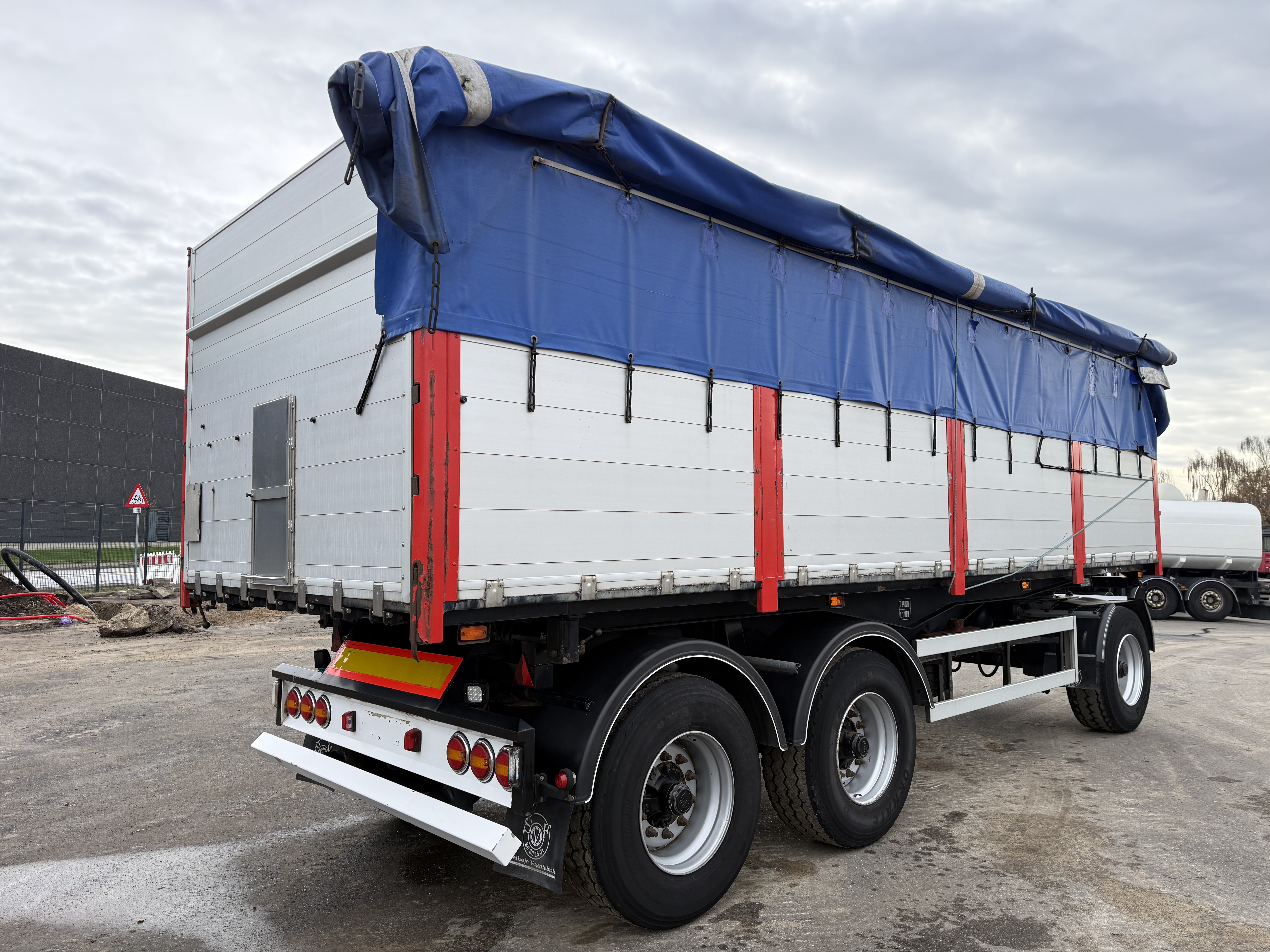 Skelhøje SVF P324 24 t. akslet Tipanhænger