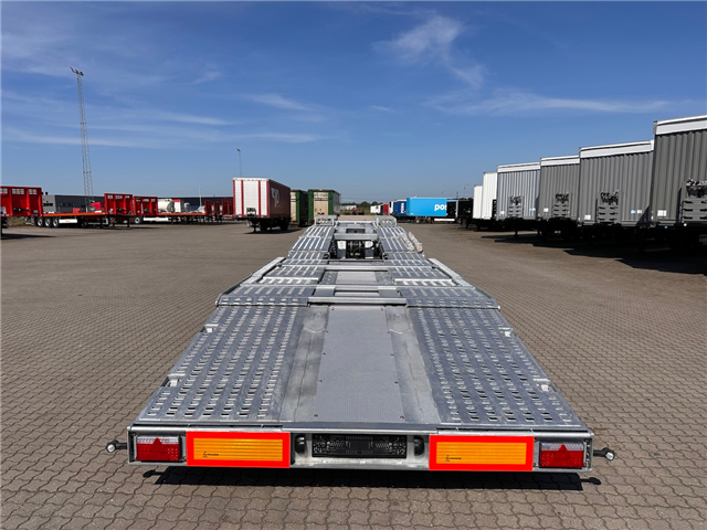 Kässbohrer 3 aks. Trucktransporter