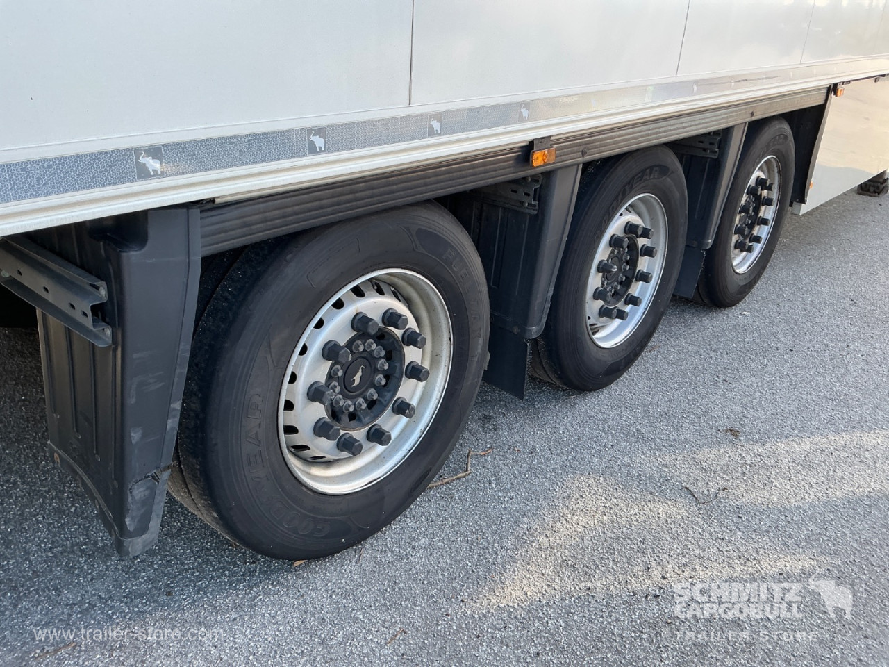 Schmitz Semi Reefer Meat hanging system