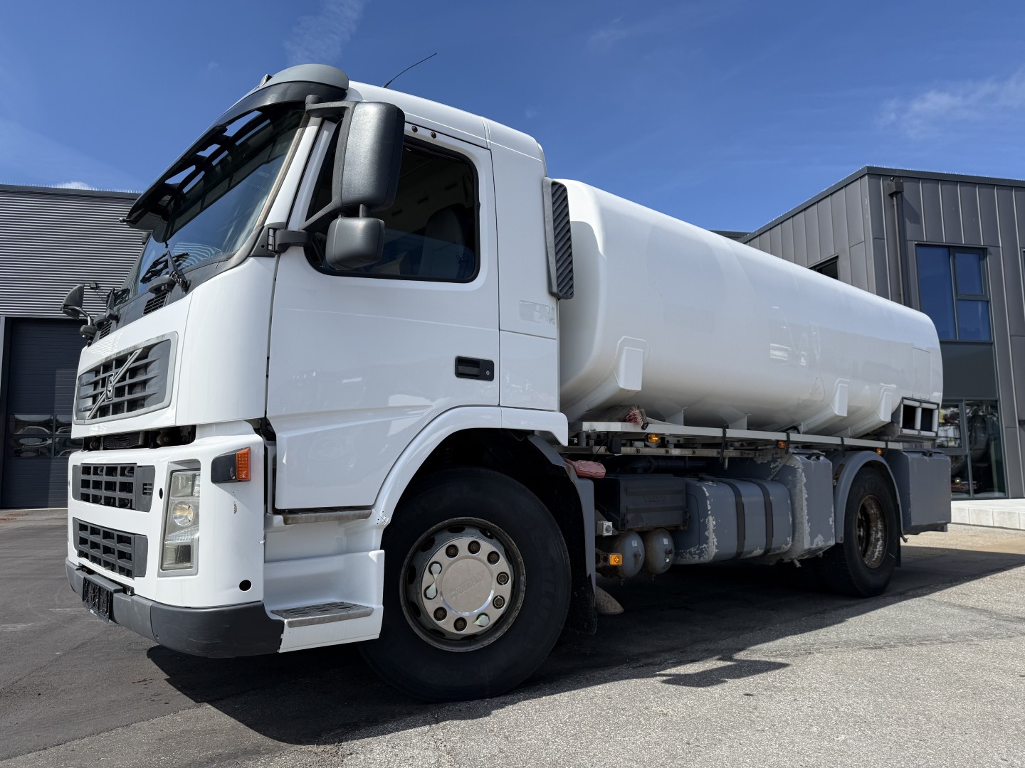 Volvo FM9/260 4x2 12.865 l. ADR
