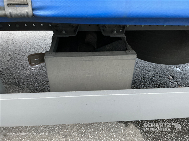 Schmitz Semi Curtainsider Mega