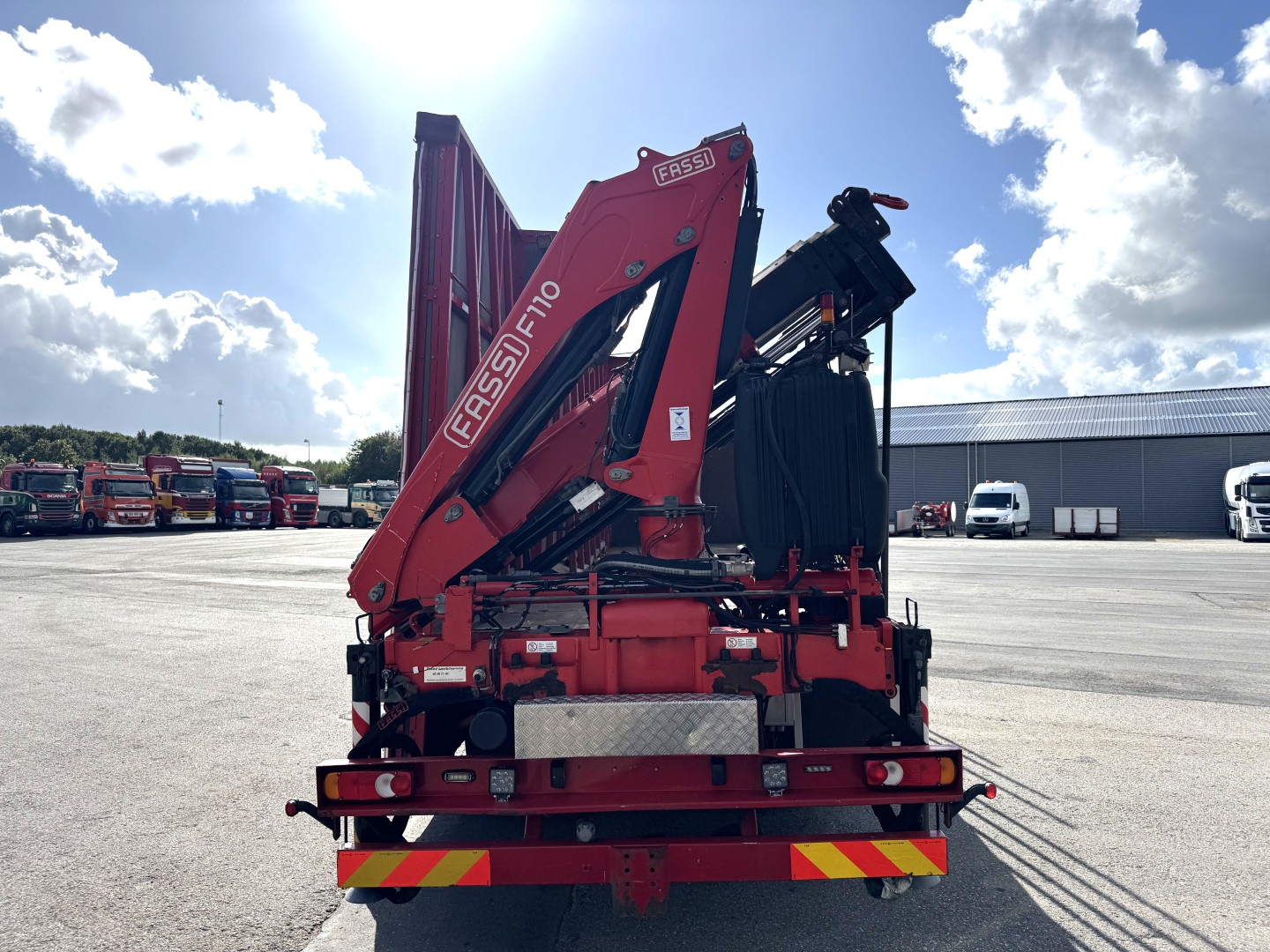 Iveco EuroCargo 160E30 / Kran Fassi F110 / Glaslad