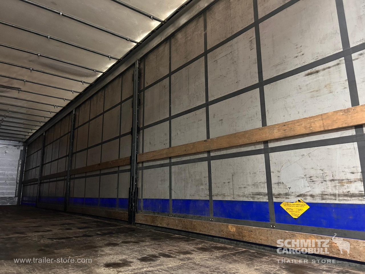 Schmitz Semi Curtainsider Standard