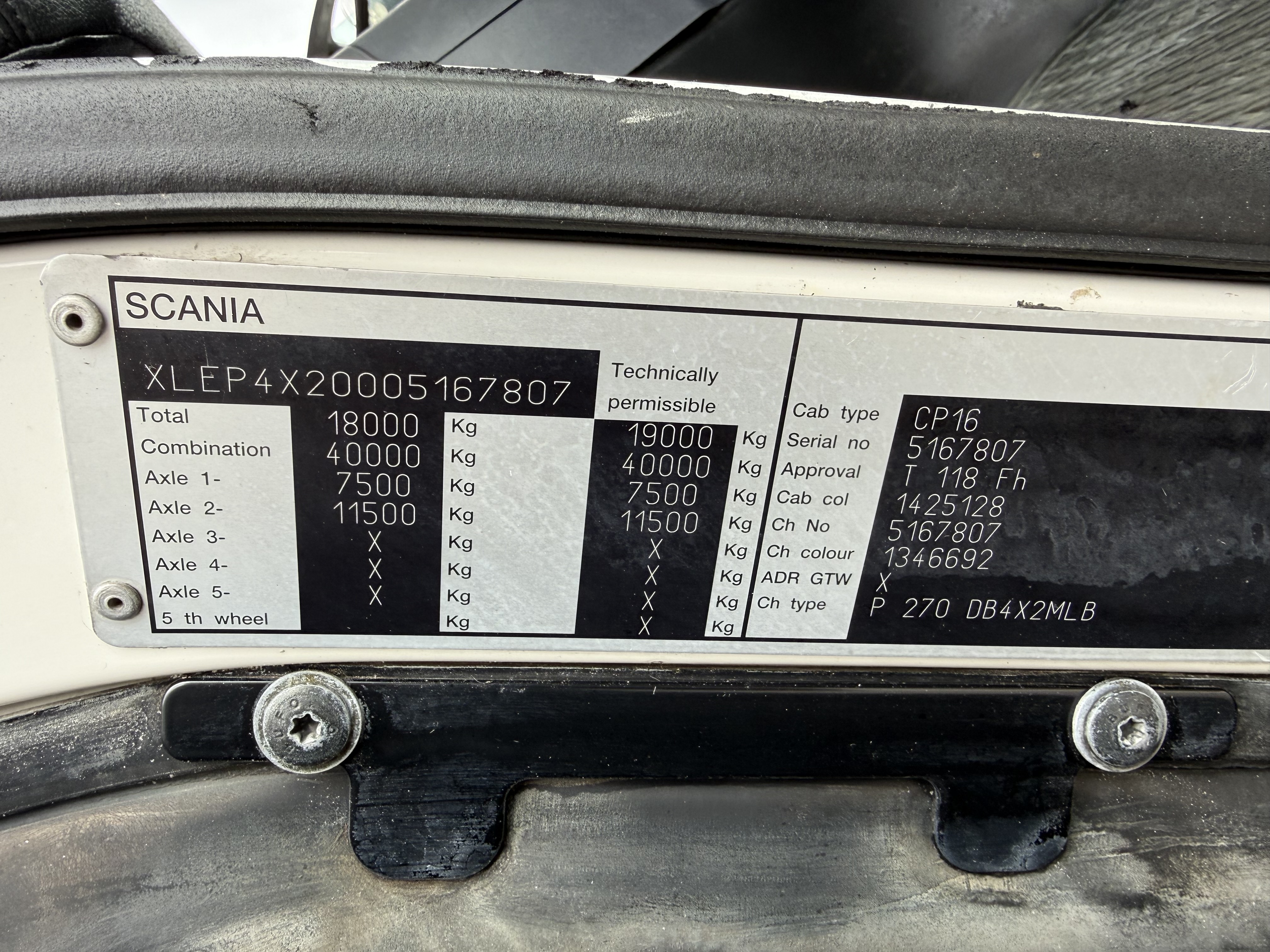 Scania P270 4x2 Hvidtved Larsen 7000 L Sugearm