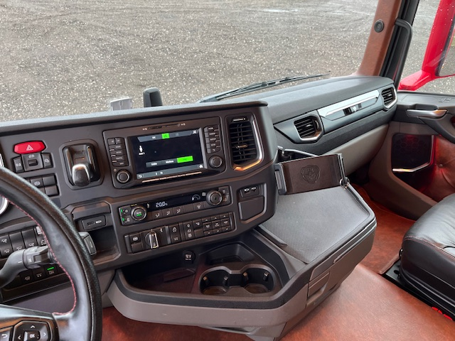 Scania R650 6X2 3150. Retarder. Hydraulic