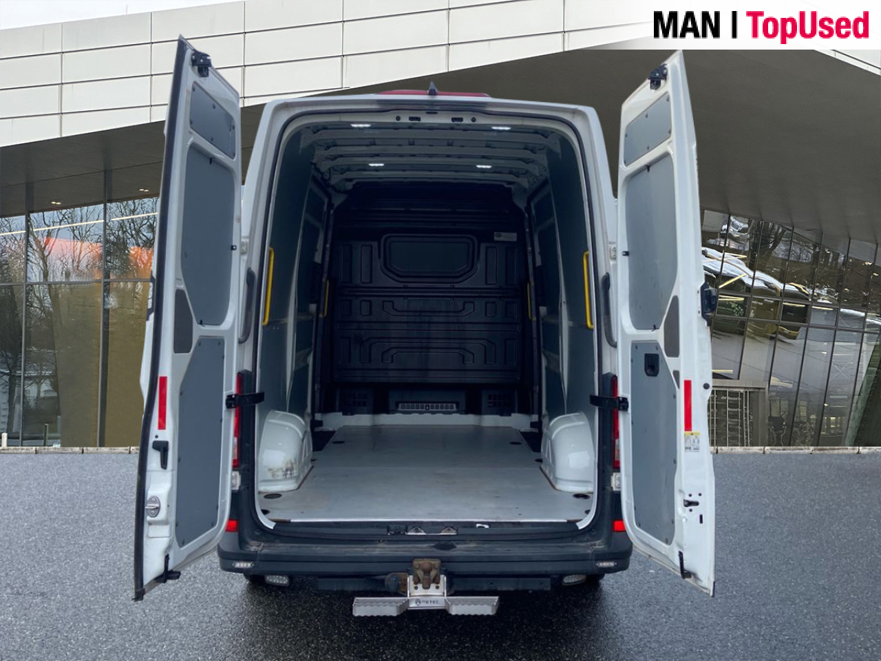 MAN TGE 3.180 4X2F SB