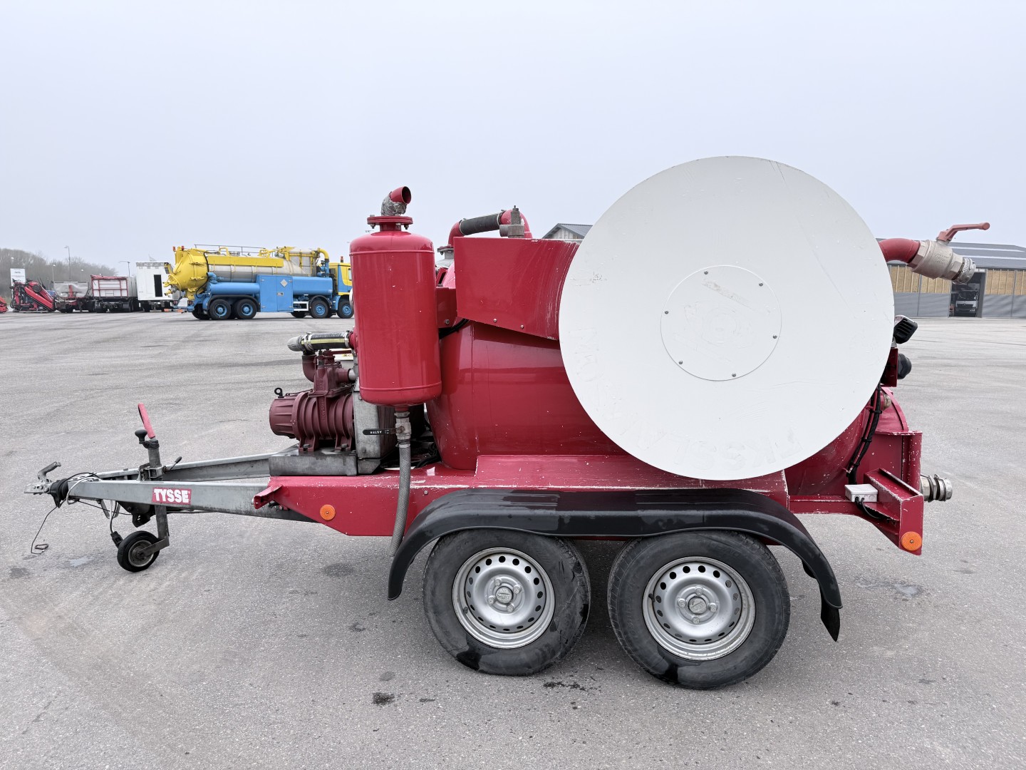 Diverse Tysse Nomek Minislamsuger / 1500 L Rustfri tank Trailer