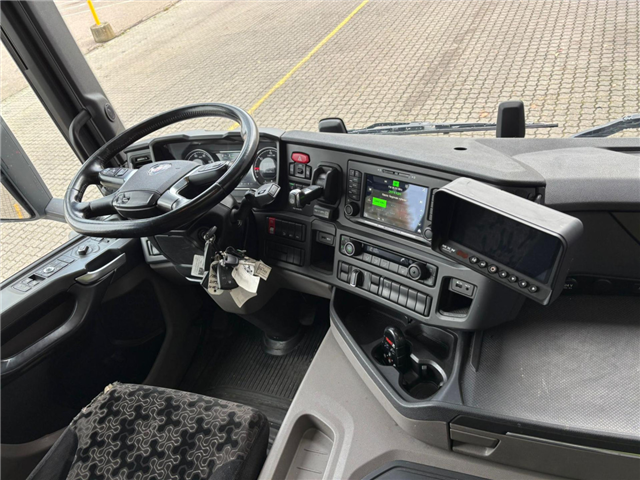 Scania P 280 B4x2NB Cooling