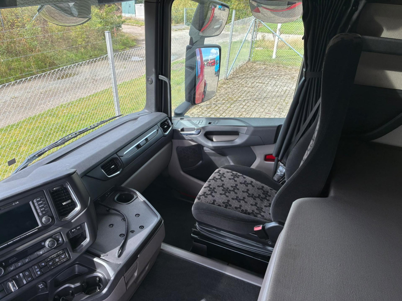 Scania R 500 A6x2NB - HMF kran 2820