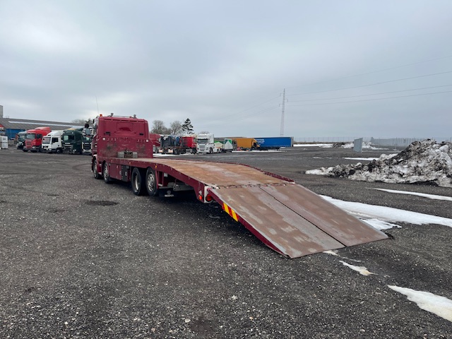 Scania G410 8X2*6 Knæklad – Machinetransporter