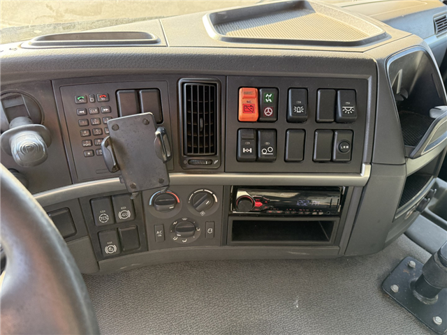 Volvo FM460 8x2*6 24.000 l. ADR Tankbil