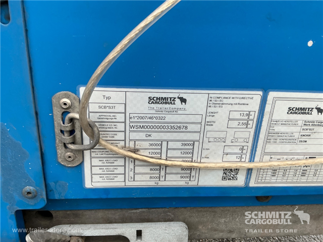 Schmitz Semi Curtainsider Mega