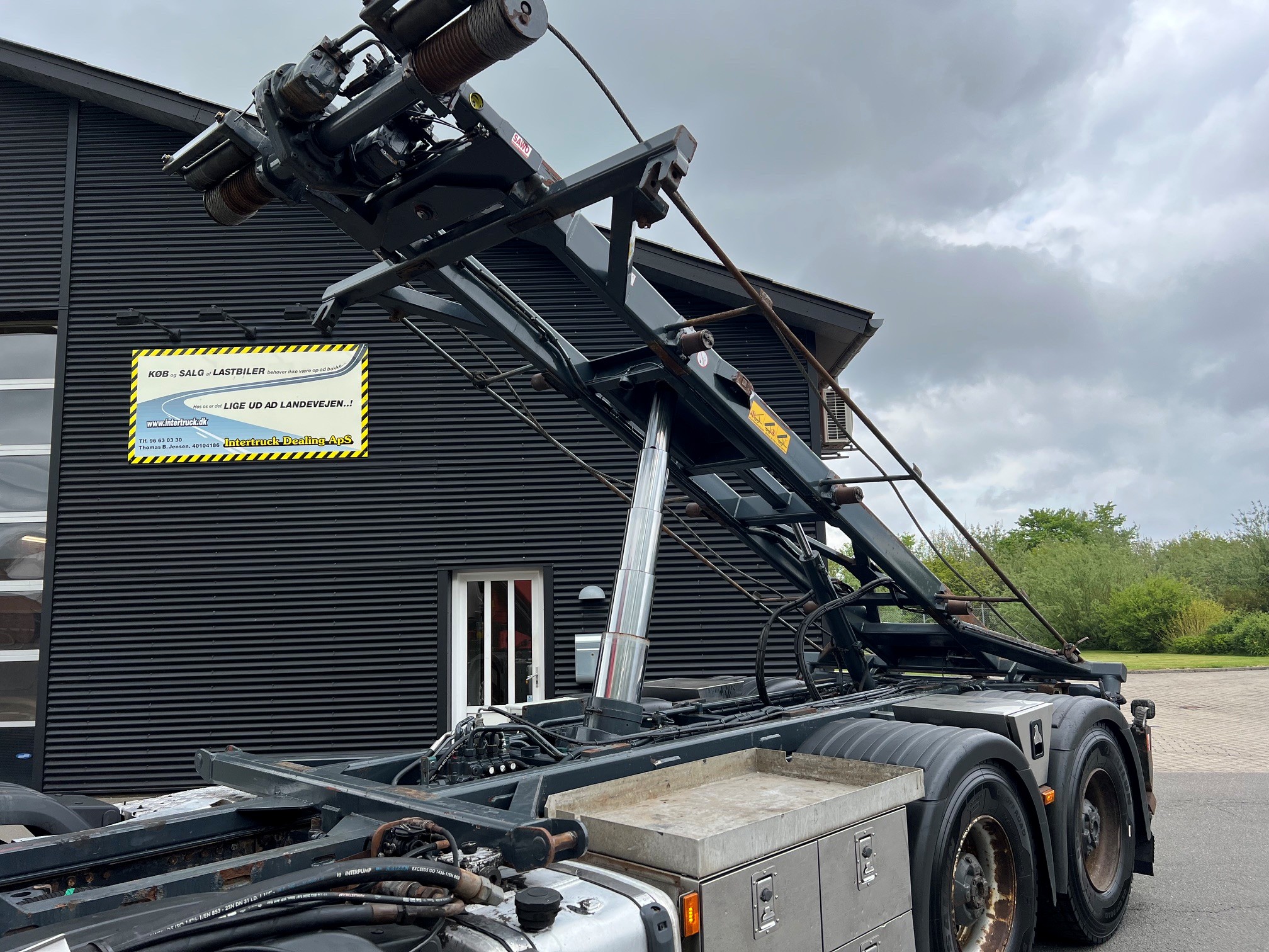 Scania R500 8X4 med Palfinger PK26002 kran og Sawo hejs