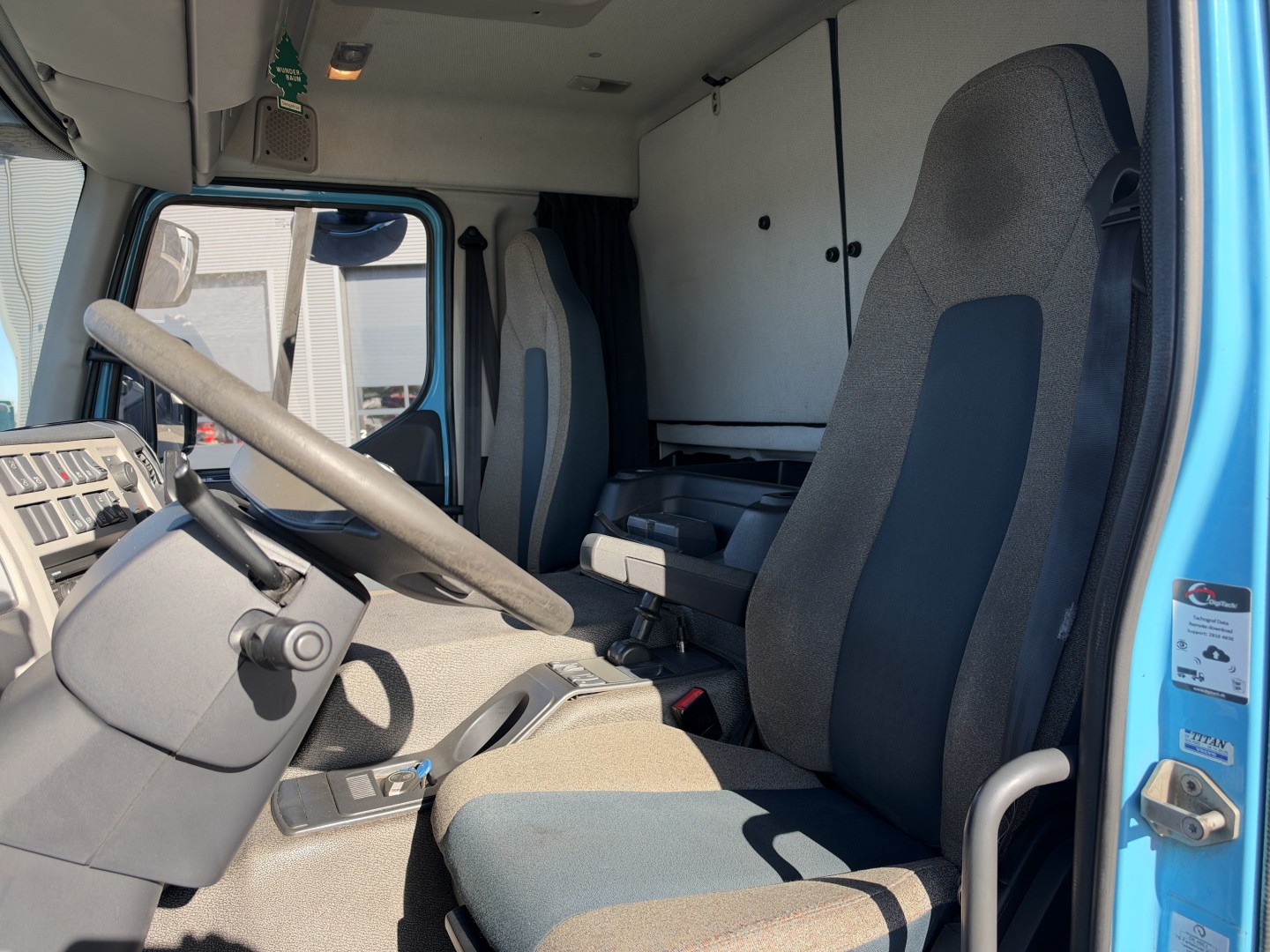 Volvo FE320 6x2*4 Chereau Carrier Supra 1250 Nordic