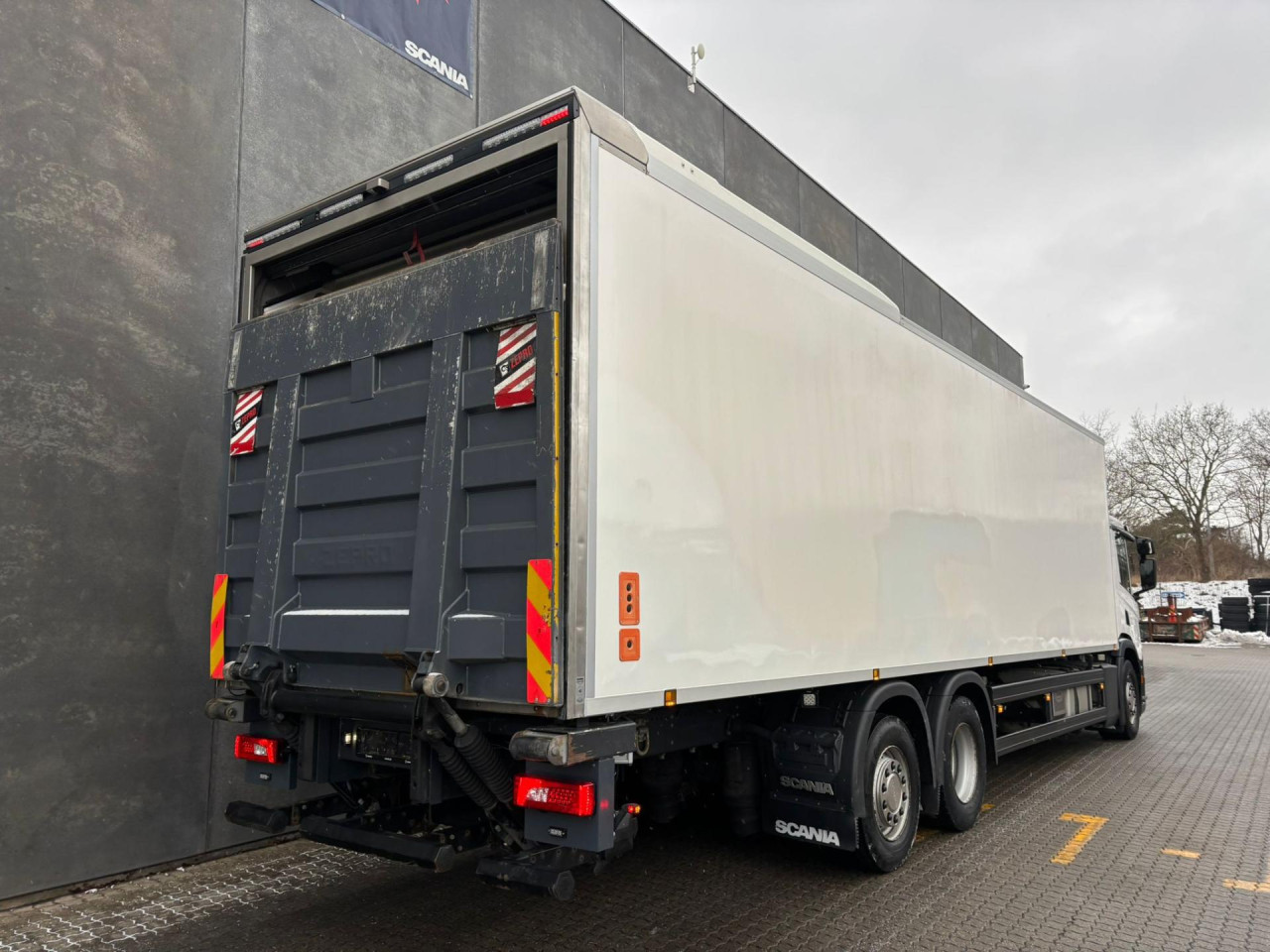 Scania P 320 B6x2*4NB Dobbelt compartment