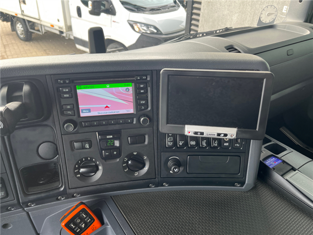 Scania P360 VDL Kroghejs med Atlas 206.3E kran