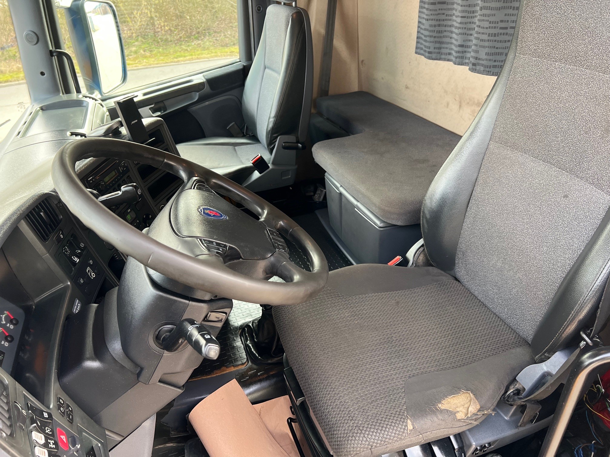 Scania R500 8X4 med HMF hejs og HMF 1560 K5 kran