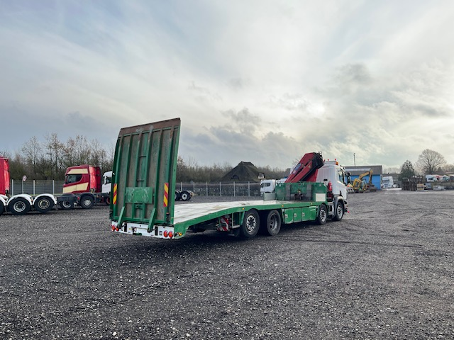 Scania P450 8X2*6 Knæklad + Kran HMF1820 – Machinetransporter