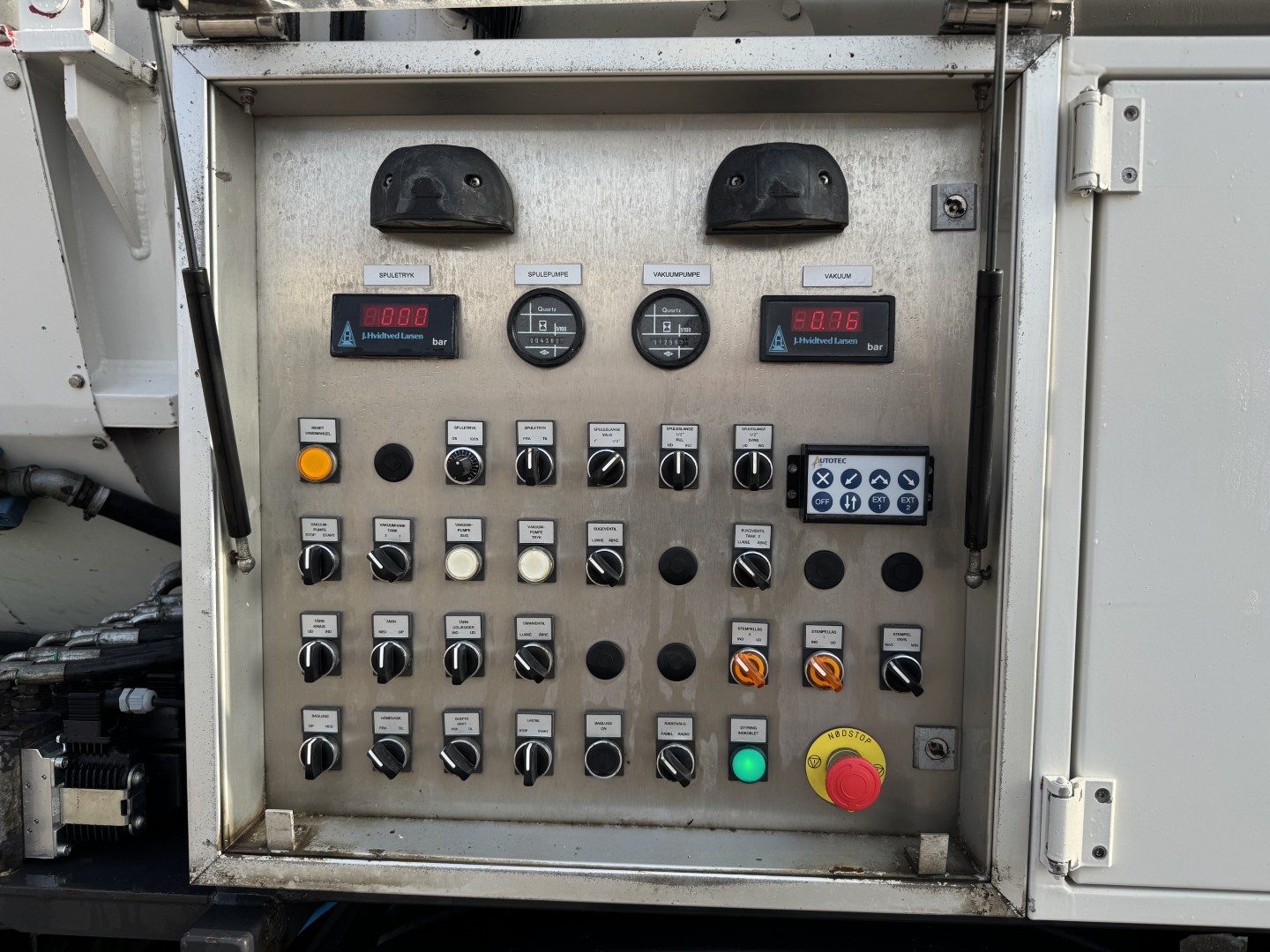 Scania P320 4x2 Hvidtved Larsen 7000 L Kombi