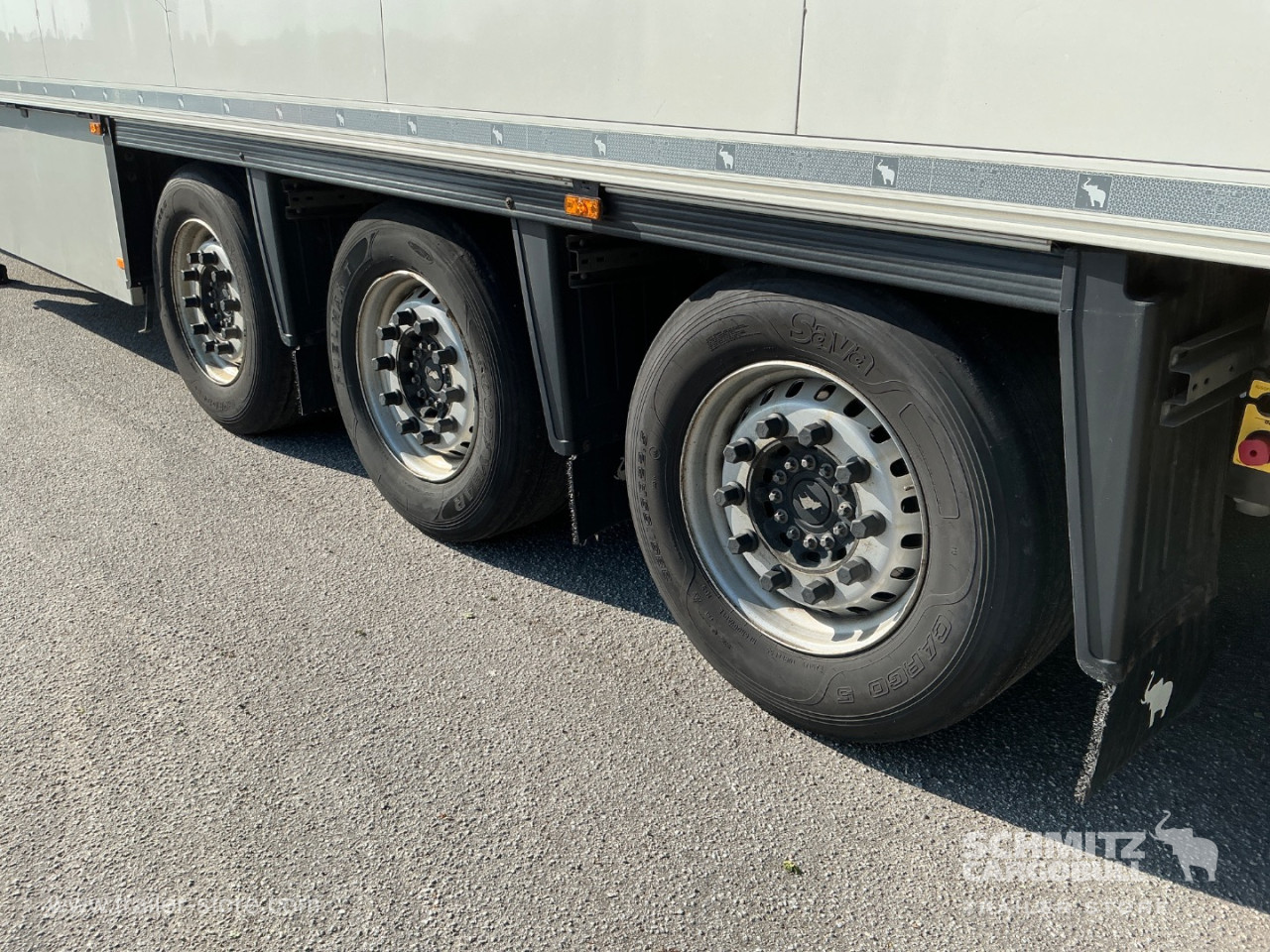 Schmitz Semi Reefer Meat hanging system