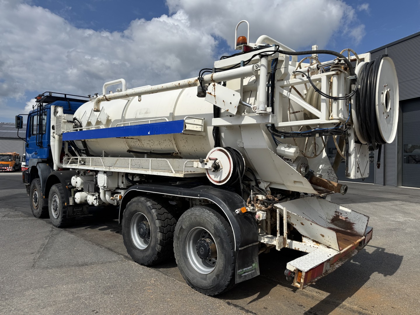 MAN 35.464 8x8 Hvidtved Larsen 9000 L