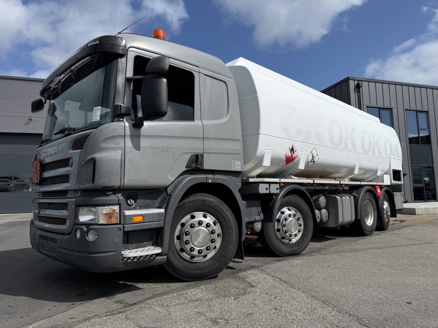 Scania P400 8x2*6 24.000 l. ADR Tank