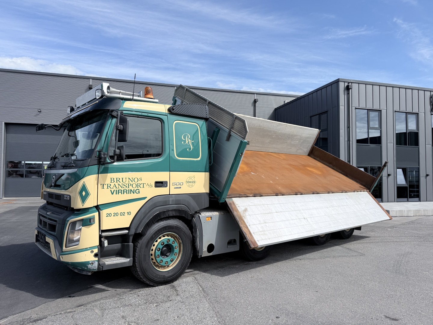 Volvo FMX500 8x4 med tandemakselløft HMF Pendeltip