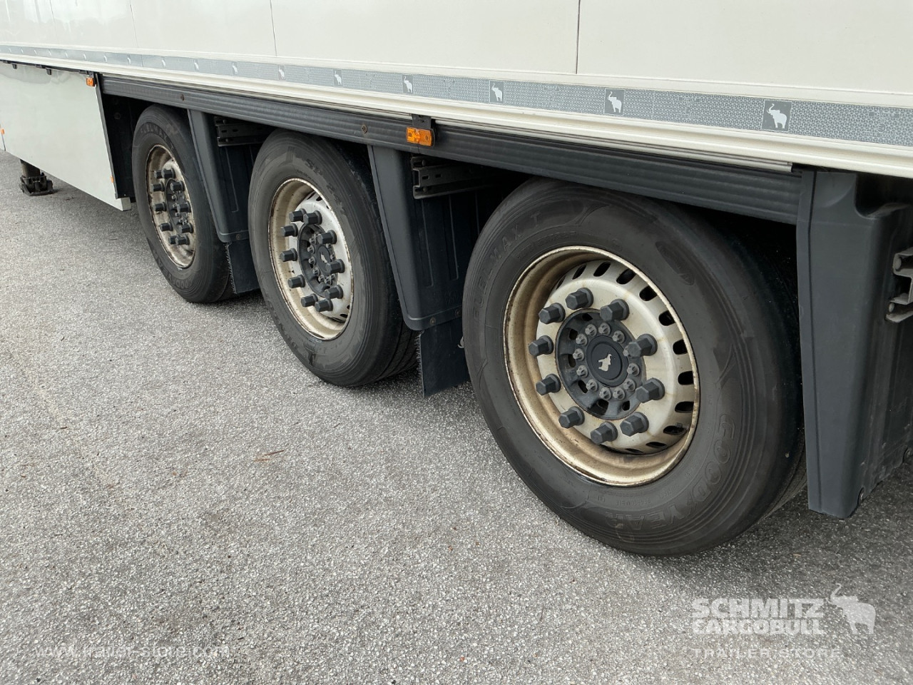 Schmitz Semi Reefer Meat hanging system