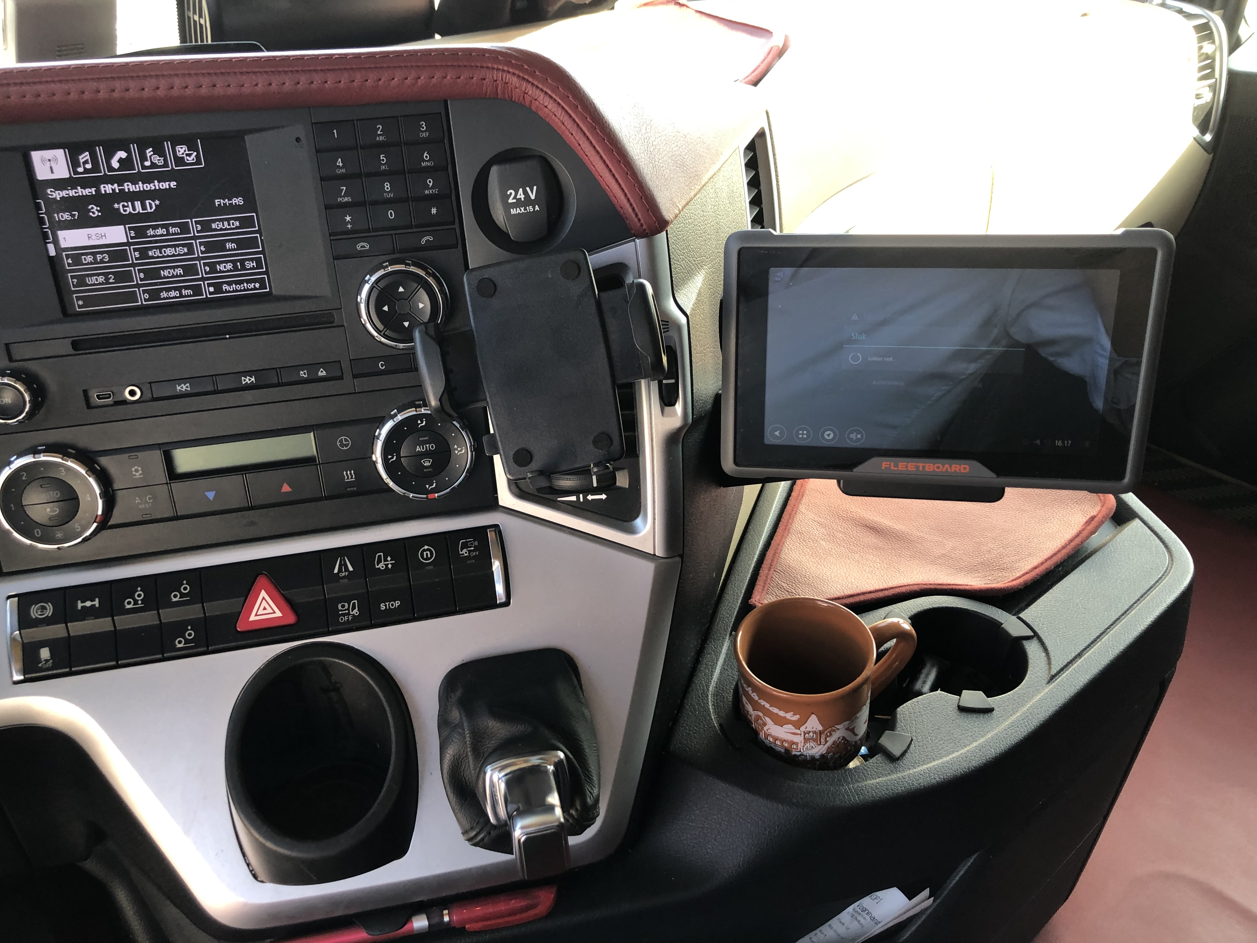 Mercedes 26/53 med hydraulik til omgående levering