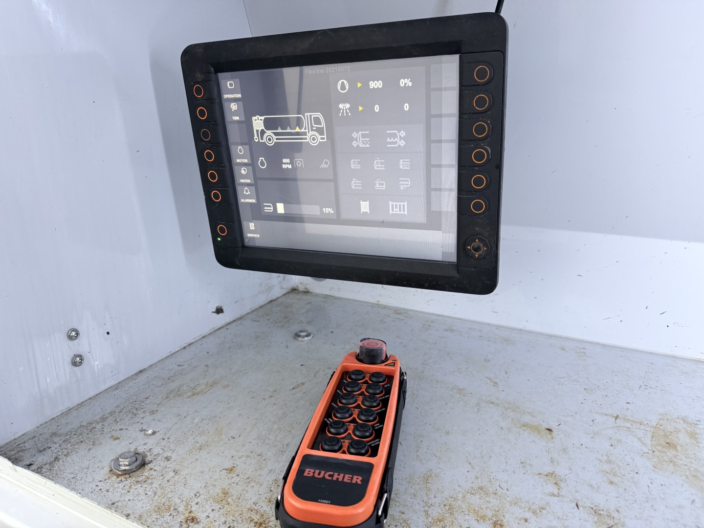 Mercedes Actros 1833 4x2 Bucher FlexLine C60