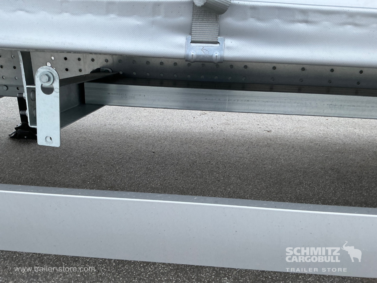 Schmitz Semi Curtainsider Mega