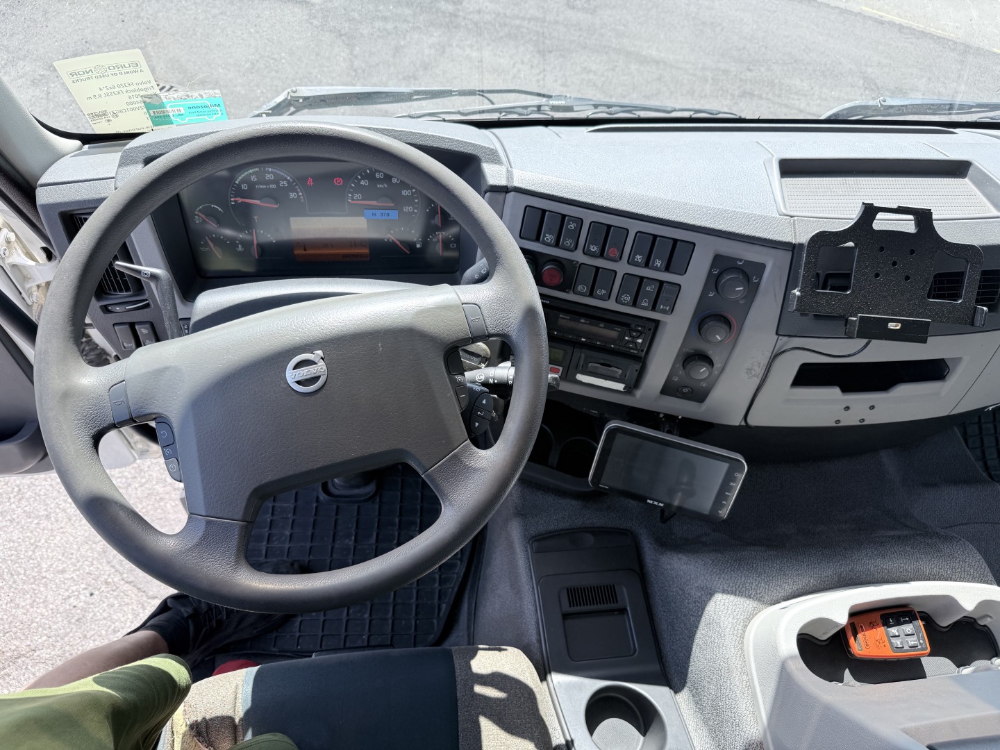 Volvo FE320 6x2*4 Frigoblock FK25SL 9.9 m kølekasse
