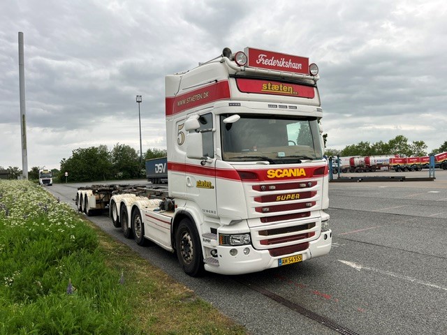 Scania R560