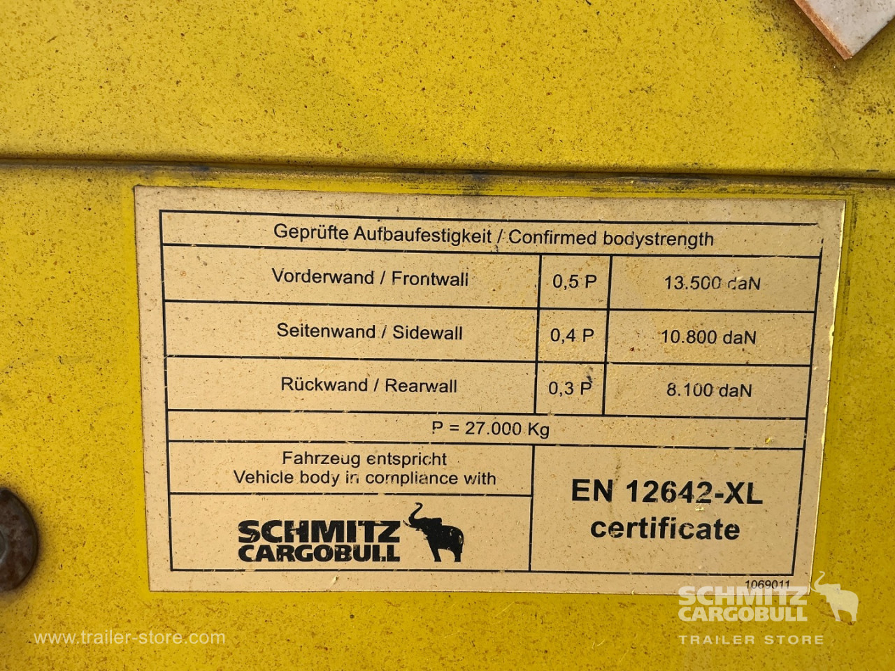 Schmitz Semi Curtainsider Mega