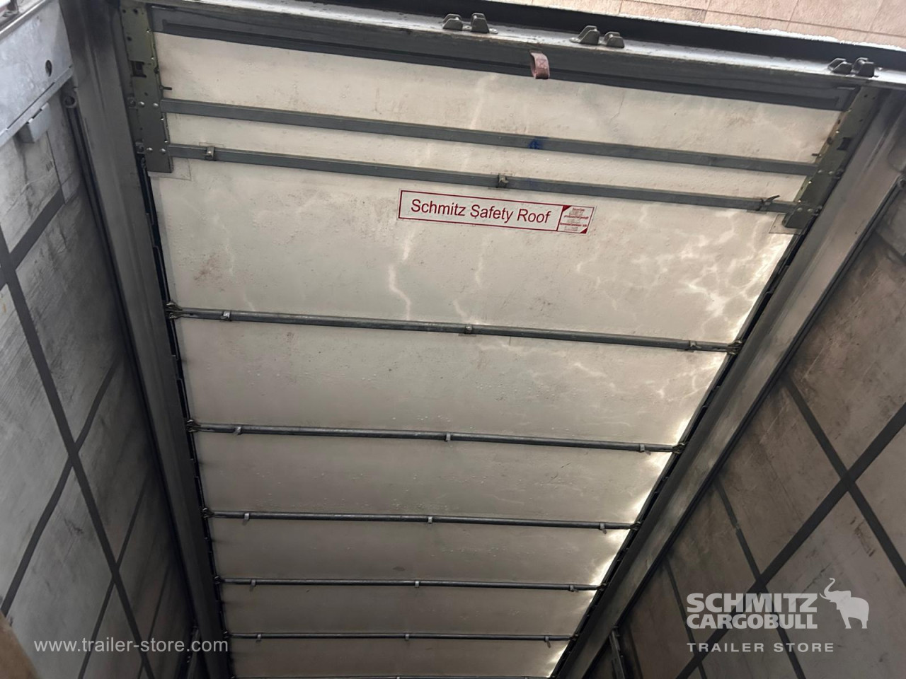 Schmitz Semi Curtainsider Standard