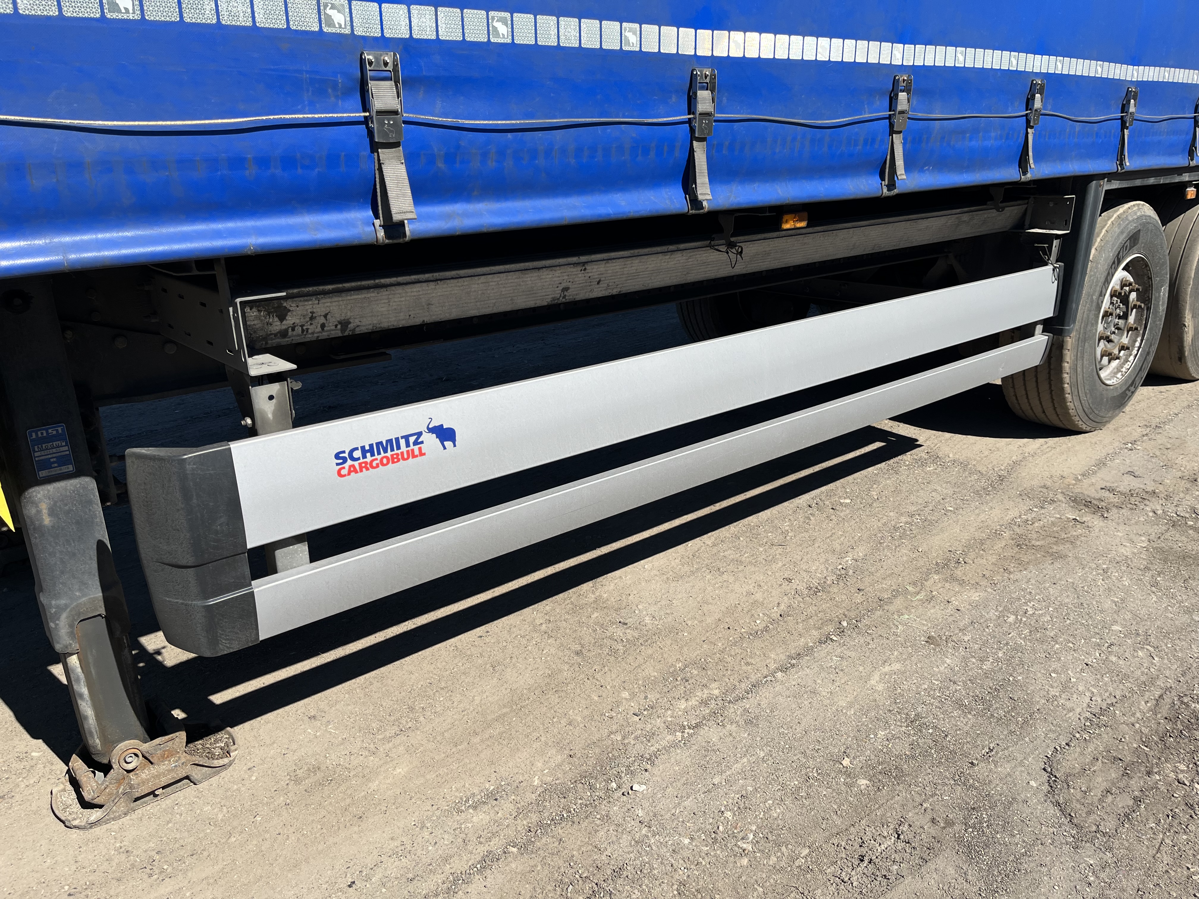 Schmitz Cargobull Gardin trailer m. hævetag