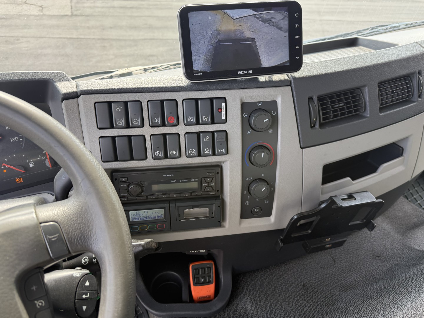 Volvo FE320 6x2*4 Thermo King T-1200R Spectrum 9,80 m. Kølekassse