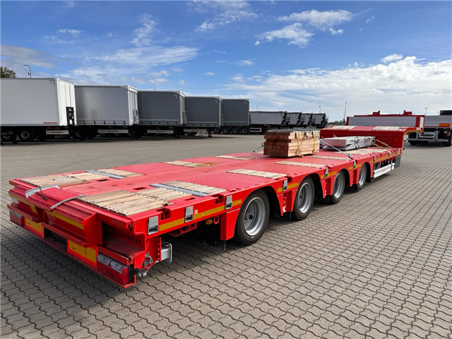 Kässbohrer SLA J4, Udtrækkelig Maskintrailer