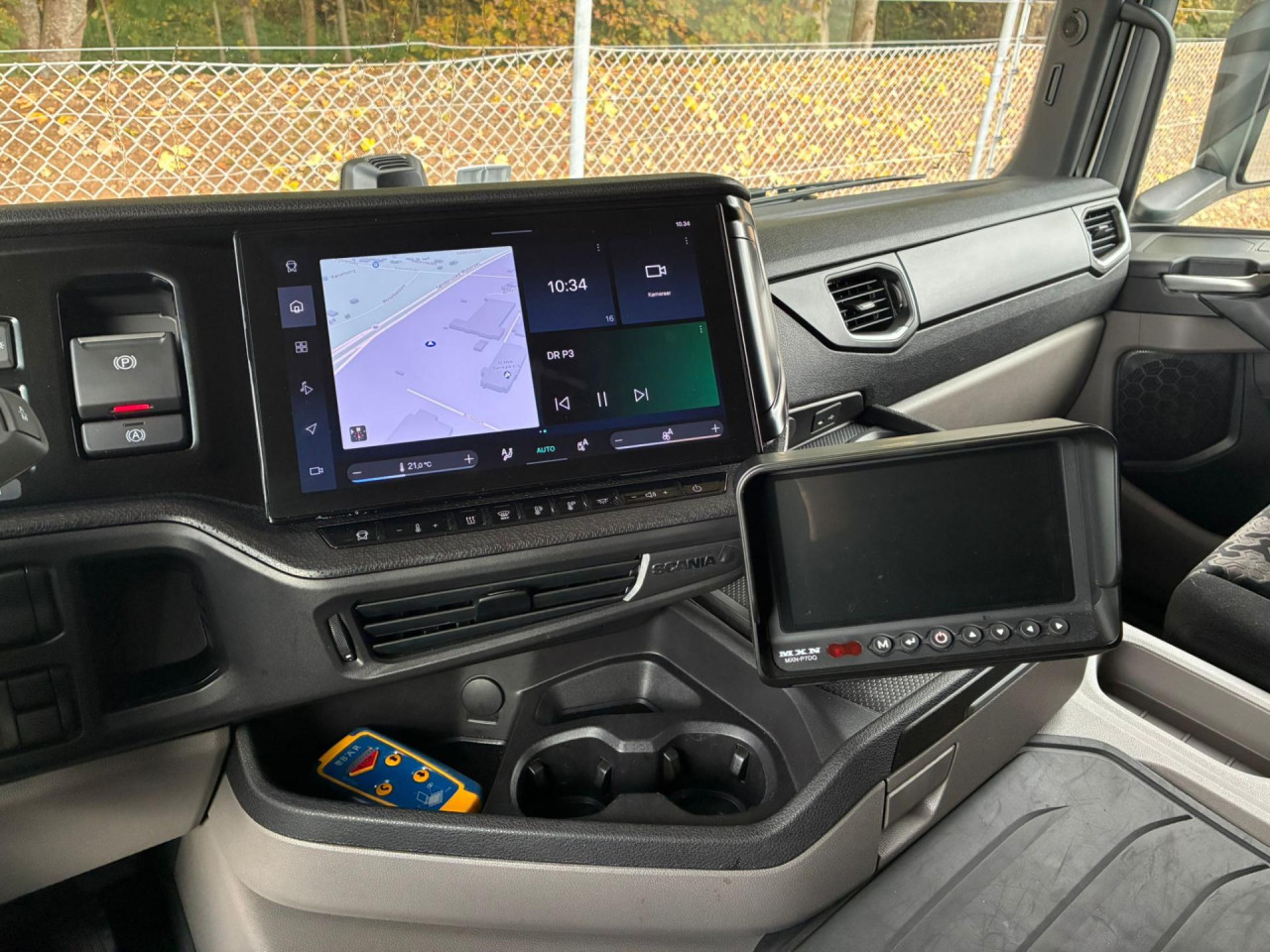 Scania P 250 B4x2NB Boks/lift