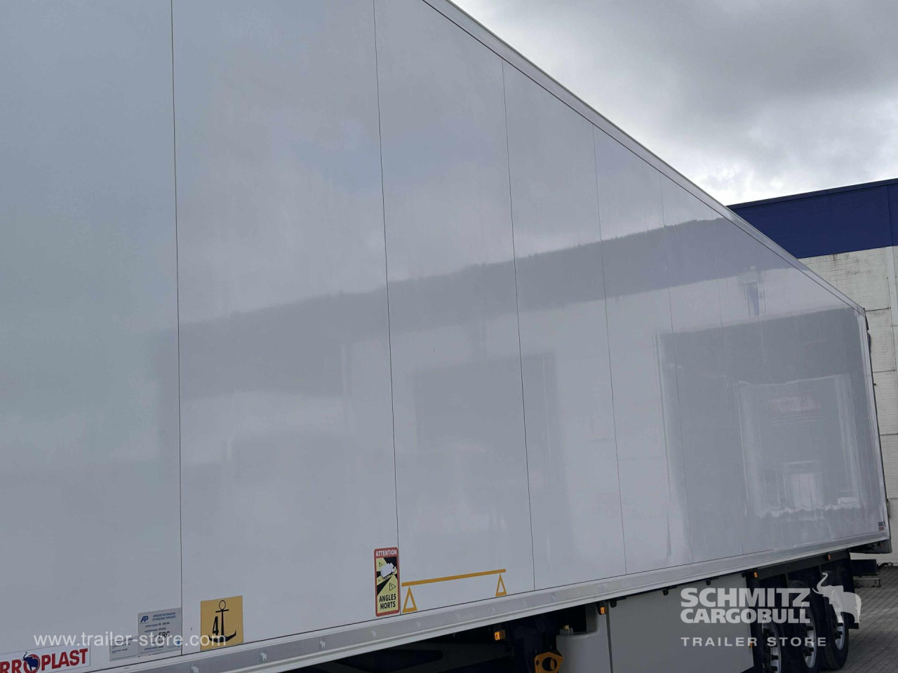 Schmitz Semi Reefer Meat hanging system