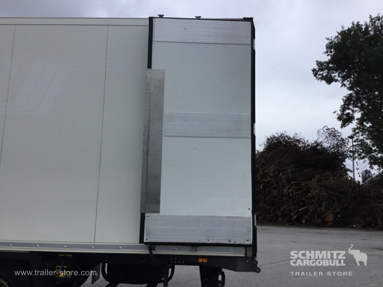 Schmitz Semi Reefer Meat hanging system