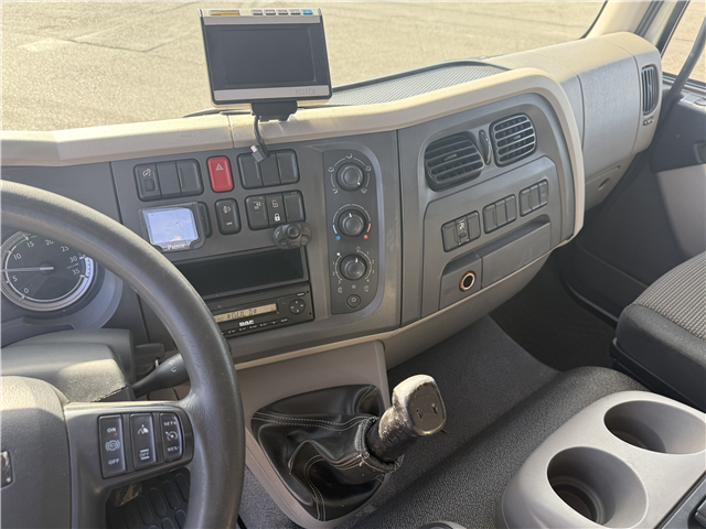 DAF LF45/220 4x2 Fragtlad & lift Euro 6