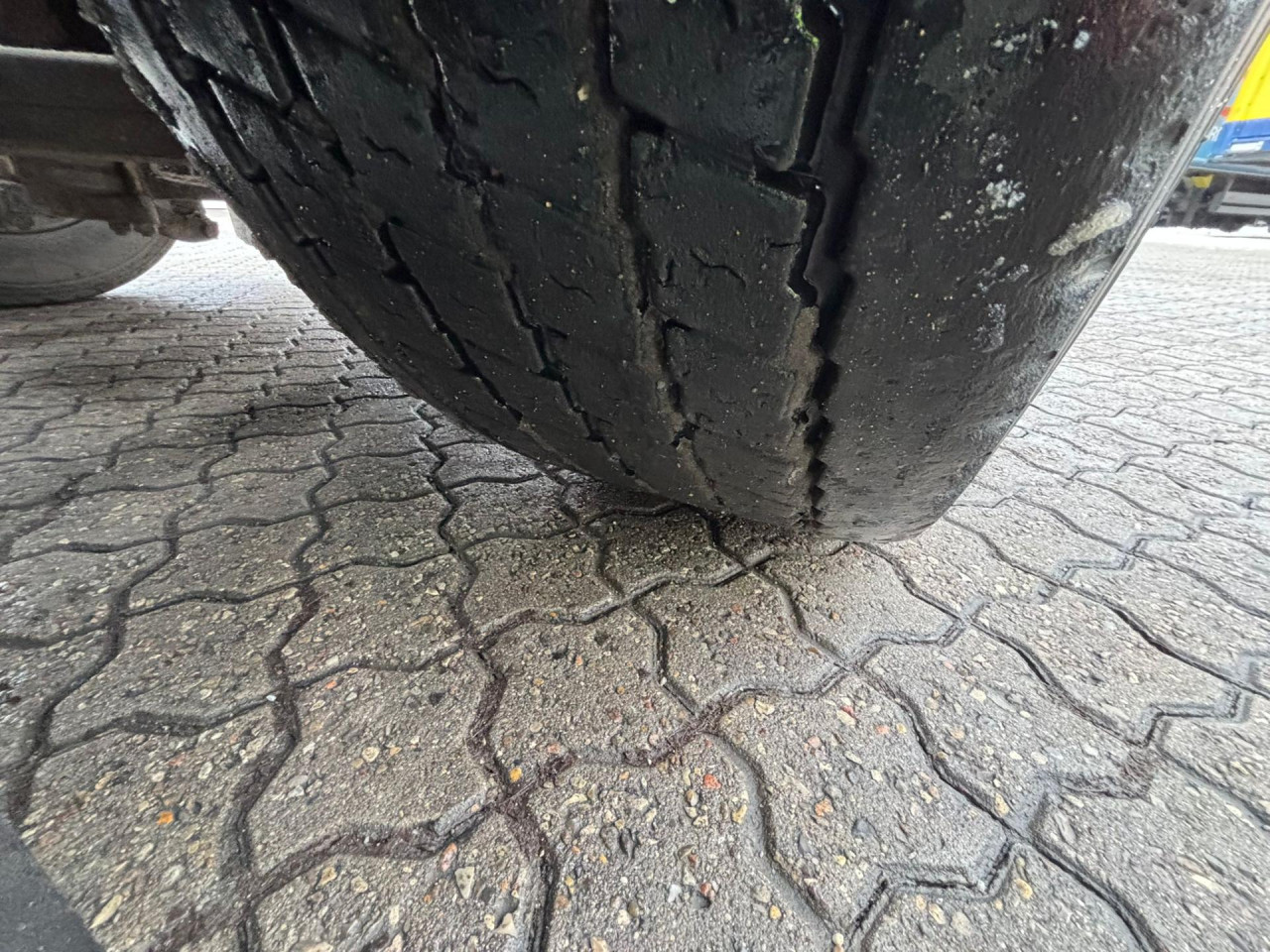 Scania R 520 A6x2NB Hydraulic