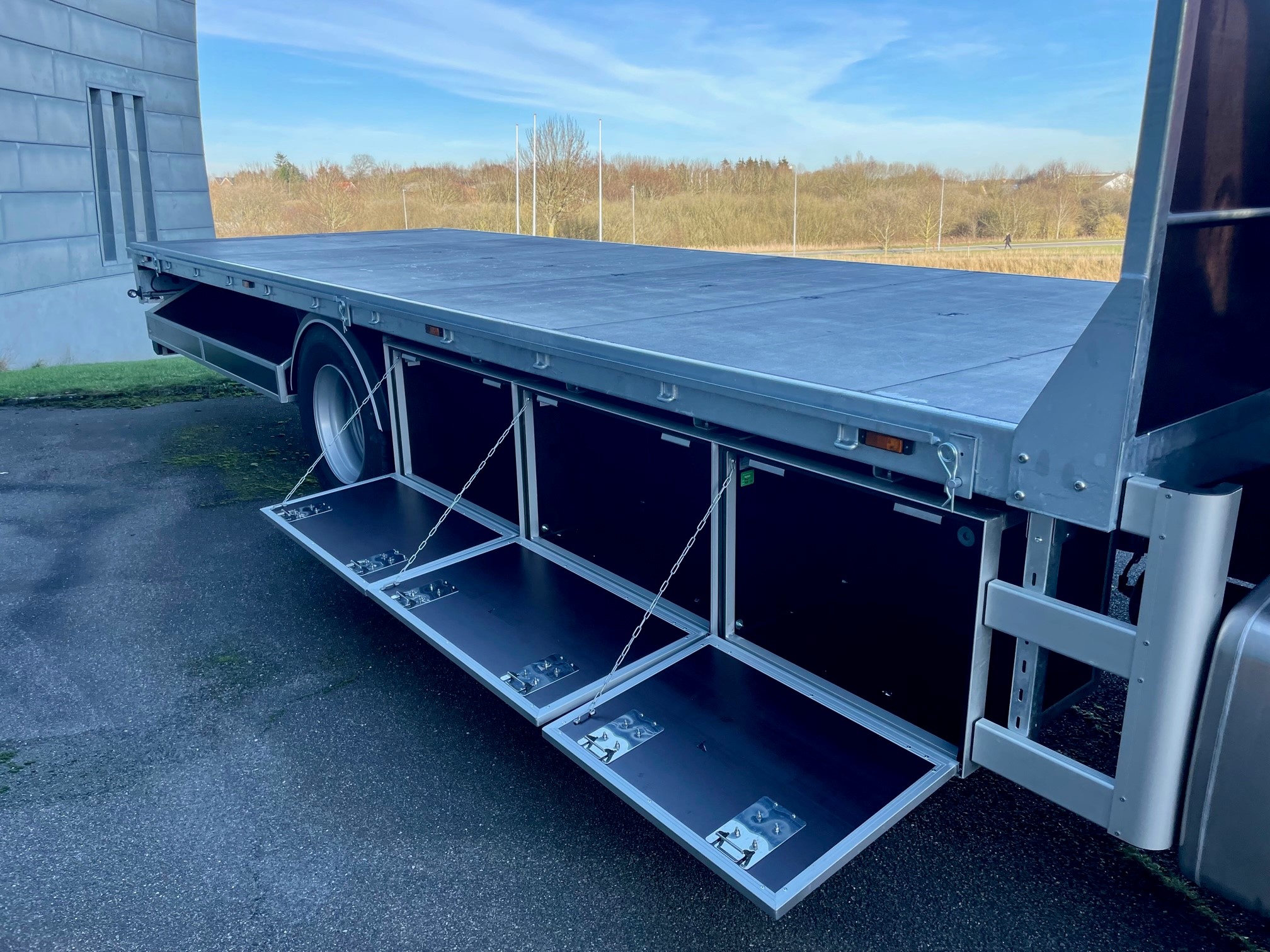 Iveco S-WAY AD190S34-E6e/FP Stillads