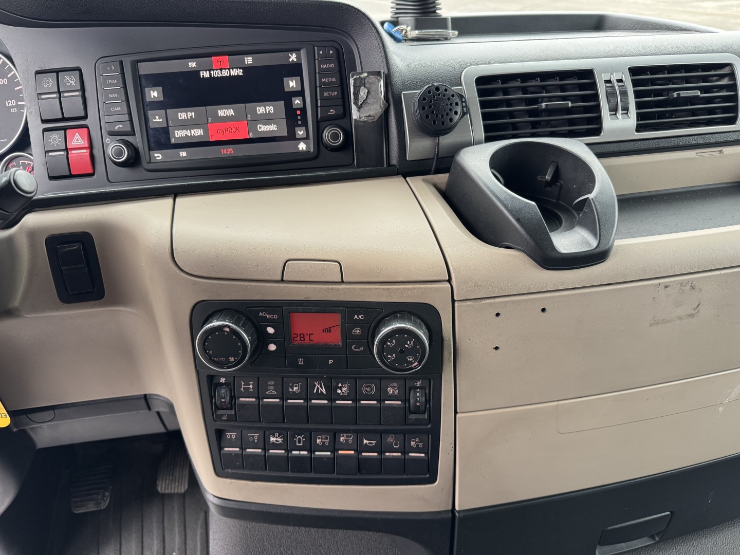 MAN TGS 26.360 6x2*4 Carrier Supra 1250 Mt