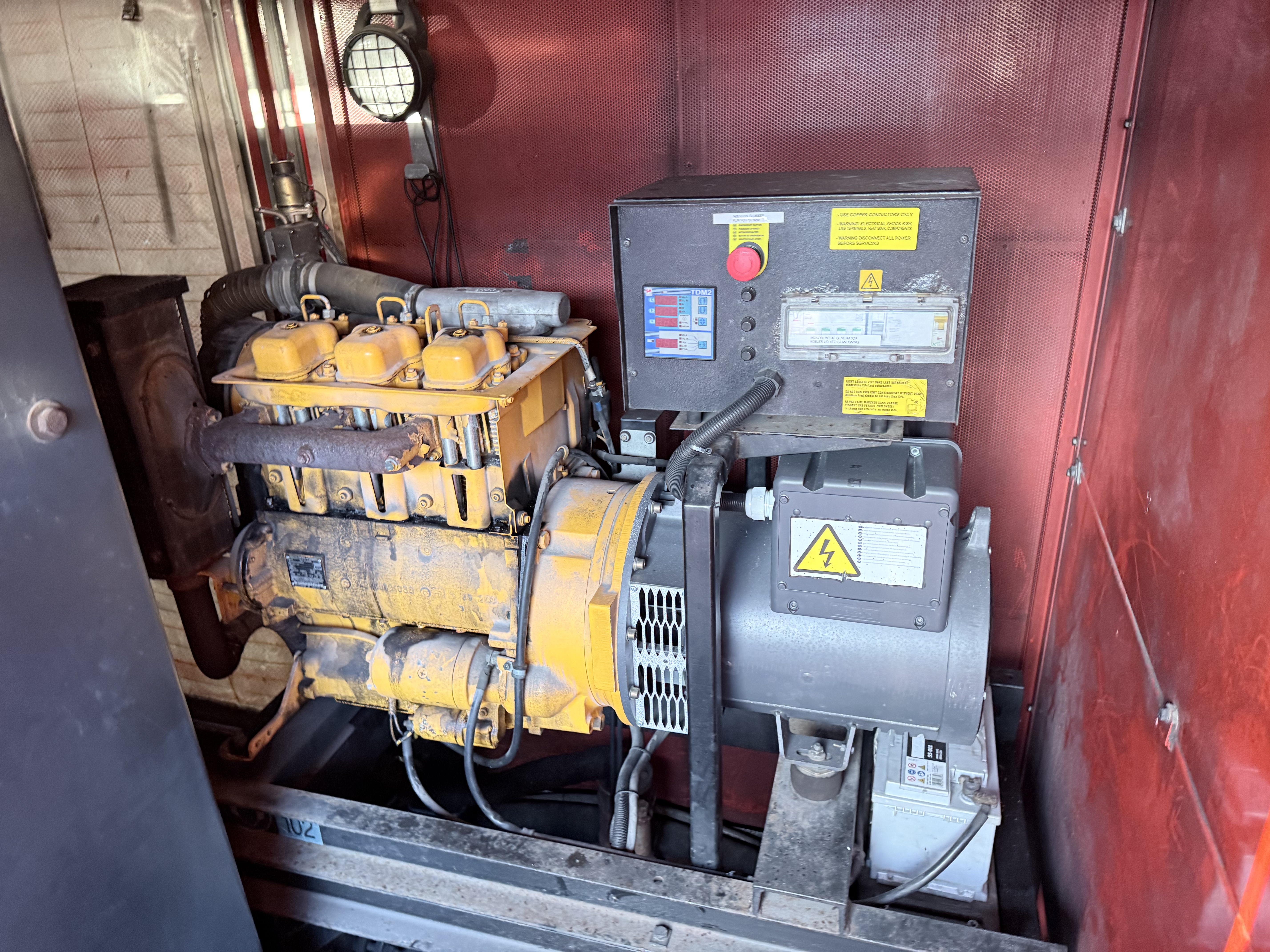 Krone 3 akslet Boxtrailer 1000 bar højtryksanlæg med Kamat pumpe 186 L/min. Deutz V8.