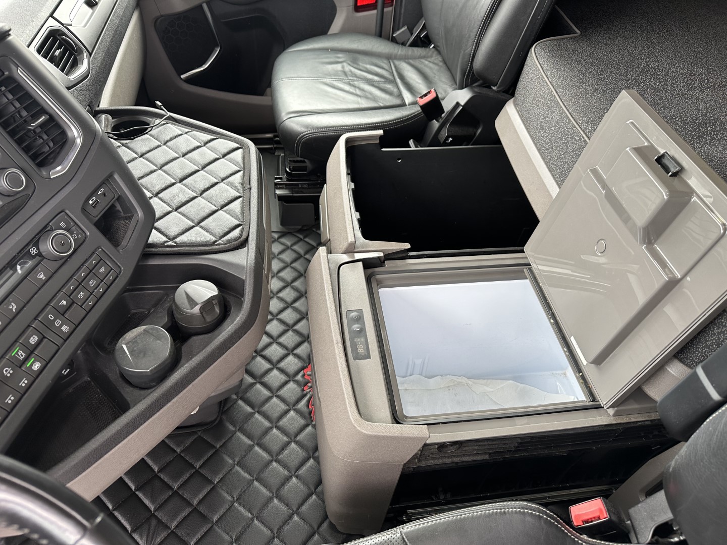 Scania S500 A6x2NB / Retarder