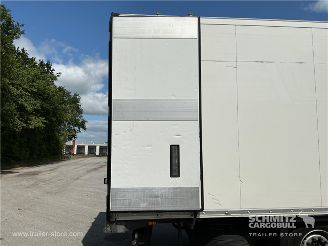 Schmitz Semi Reefer Meat hanging system